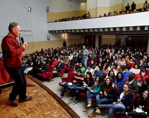 Carracedo afirm� que nunca hab�a hablado<span lang= gl > �ante tanto p�blico xunto da vosa idade�. </span>