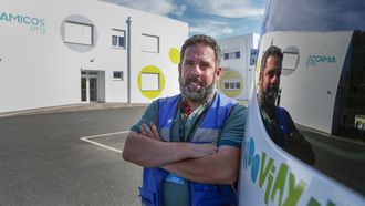 Alberto Fernndez, trabaja en el transporte en Amicos