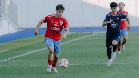 Justino desborda con velocidad por su carril