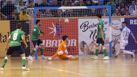 Partido de Primera Divisin de la LNFS entre el Noia Portus Apostoli y el Betis