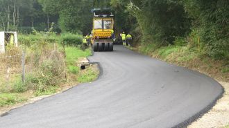 Una de las obras viarias en A Laracha