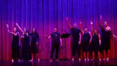 Los integrantes de la compa��a teatral ouensana prepararon un canci�n final reivindicativa