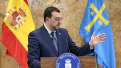  El presidente del Principado de Asturias, Adri�n Barb�n, interviene en el acto institucional con motivo del 40 aniversario de la reforma de la sede de la Presidencia del Principado de Asturias, este jueves en Oviedo