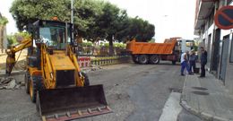 Los trabajos de adecuaci�n y rehabilitaci�n de la parte de atr�s de la iglesia empezaron ayer.