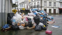 Basura acumulada en la huelga de los trabajadores de Urbaser del 2013.