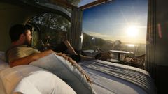 Las burbujas exclusivas del glamping Luzada estn a un paso del arenal xovense de Esteiro