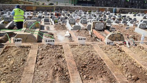 Tumbas del cementerio de Sidi Embarek, cuyas l&aacute;pidas est&aacute;n identificadas con n&uacute;meros en vez de nombres. 