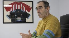 Carlos Mouriz en su despacho durante la entrevista.