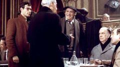 Cela, nun pequeno papel no filme de Mario Camus �La colmena�.