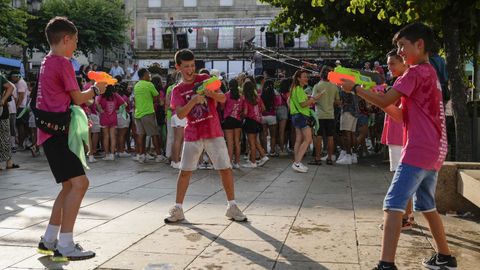 Las pandillas lucieron las camisetas que disearon para esta edicin de la Festa do Pulpo