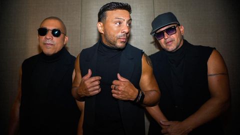 El tr�o Grupo Man�a