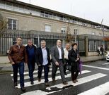 Los alcaldes del BNG se alejan de San Caetano tras fracasar en su intento de reunirse con Feijoo.