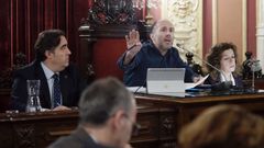 Gonzalo P�rez J�come, alcade de Ourense, durante un pleno municipal