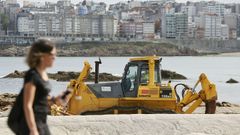 As� se retira la duna de Riazor