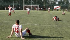 Los jugadores del Mi�o, desolados a la finalizaci�n del partido. 