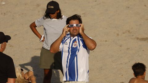 Ambiente en el paseo y las playas de A Coru�a durante el eclipse total de sol