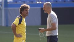 Imanol Idiakez y Fernando Soriano, durante un entrenamiento del Deportivo en Riazor