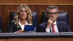 La vicepresidenta segunda y ministra de Trabajo, Yolanda Daz, y el ministro de la Presidencia, Justicia y Relaciones con las Cortes, Flix Bolaos,  durante el pleno del Congreso que debati la reduccin de la jornada laboral.