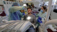 Alumnos del ciclo de Hixiene Bucodental del CIFP �nxel Casal de Monte Alto en una imagen de archivo