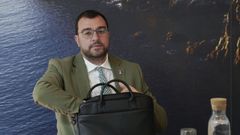 El presidente del Principado de Asturias, Adrián Barbón, preside la reunión del Consejo de Gobierno