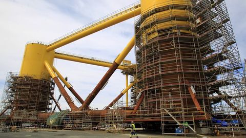 La construccin de uno de los tres flotadores del parque portugus Windfloat Atlantic se llev a cabo en Navantia Fene