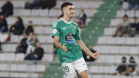 Azkune lamentando la ocasi�n marrada frente al Real Madrid Castilla.