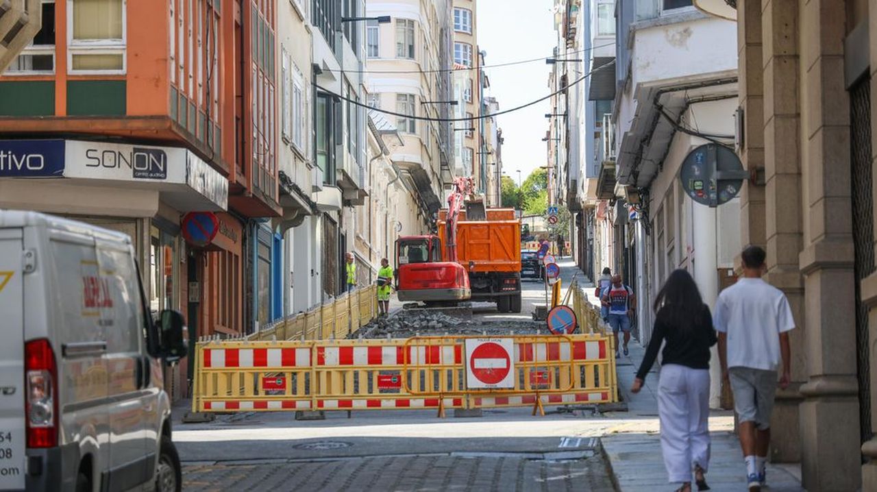 El centro de Ferrol estrena nuevas restricciones de tráfico