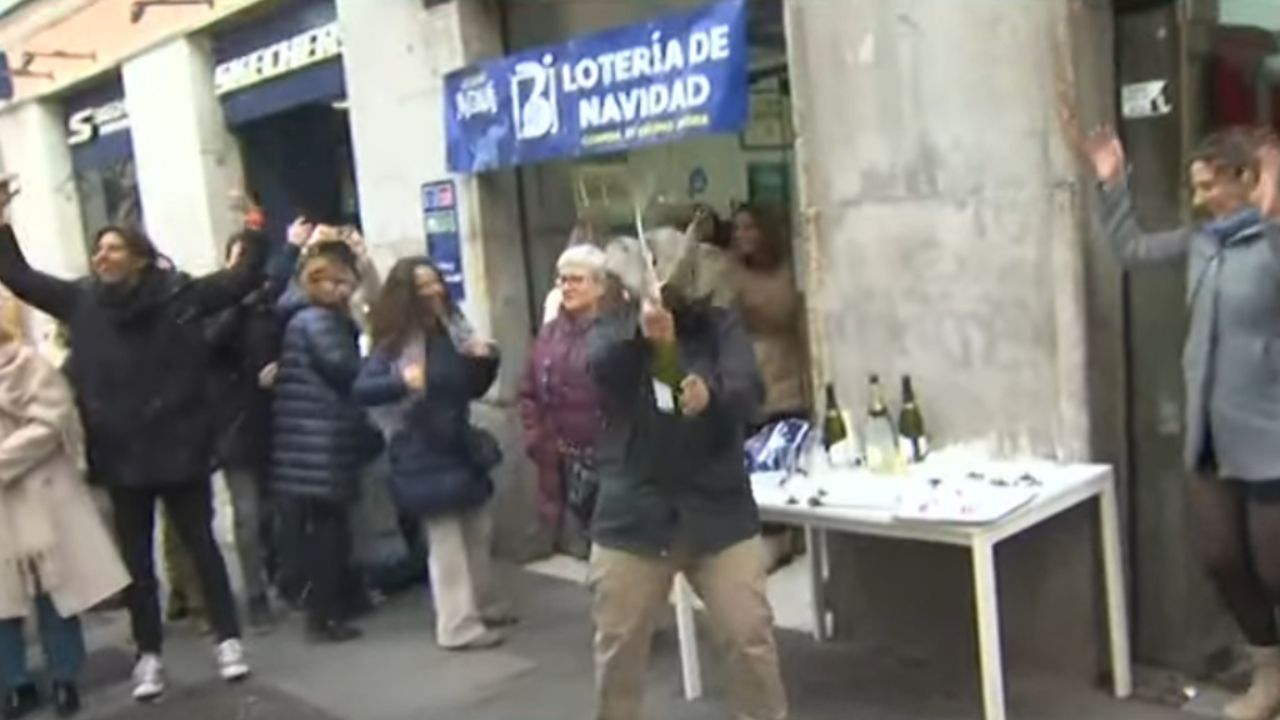 Locura en Madrid: el tercer premio de la Lotería de Navidad cae en la administración que patrocina a la Orquesta Panorama