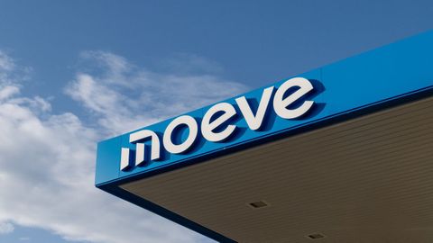 Logotipo de Moeve. Imagen de archivo.