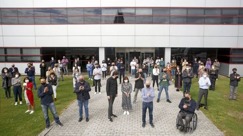 Aplauso tras el minuto de silencio en la sede central de La Voz 