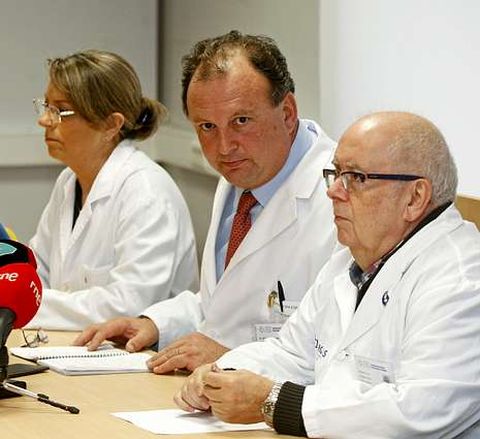 Allegue, Ortigueira y Vizoso, ayer, en el Hospital Provincial. 