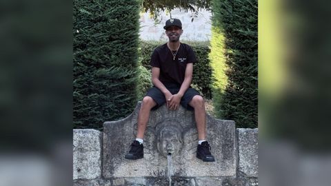 Mounir Nasraoui durante su escapada a la Ribeira Sacra este verano.