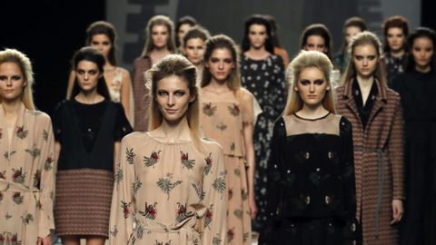 Desfile de Ailanto.