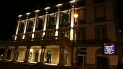 Imagen de archivo de la iluminaci�n exterior del teatro Jofre. 