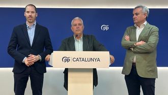 El portavoz del PP en el Parlament, Juan Fernández; el secretario general del PP catalán, Santi Rodríguez, y el diputado del PP en el Congreso, José Enrique Núñez.