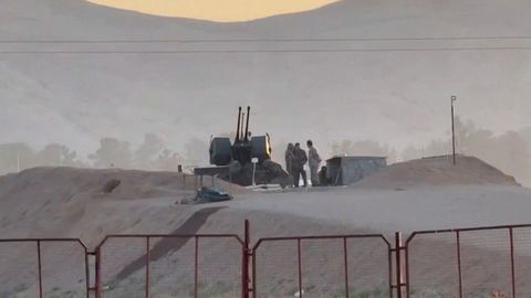 Personal militar hace guardia en una instalacin nuclear en Isfahn, en Irn, hace unos das.