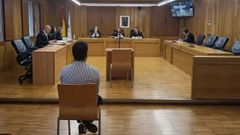 El acusado se sent� en el banquillo de la Audiencia Provincial este martes, pero solo por unos minutos, ya que el juicio se suspendi� al poco de comenzar