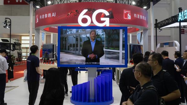 Expositor sobre la tecnolog�a en la Muestra Internacional de la Cadena de Suministro de China, en Pek�n.