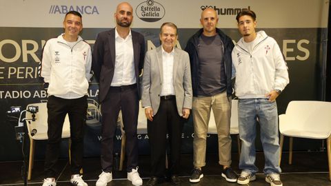 Iago Aspas, Claudio, Fredi y Meix�s, acompa�ados de Caballero, en la charla final de las Xornadas celebradas en Bala�dos.