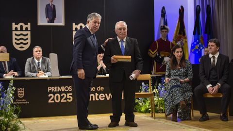 Entrega dos premios Cidade de Pontevedra a Fernando Pintos e Polo Correo do Vento