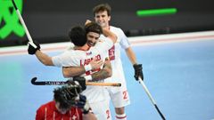 Manu Prol celebra con Ignacio Abajo uno de los goles del combinado nacional