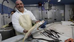 Un ejemplo de peces raros puede ser esta merluza albina que lleg� a Celeiro y acab� en Peixes Grallal