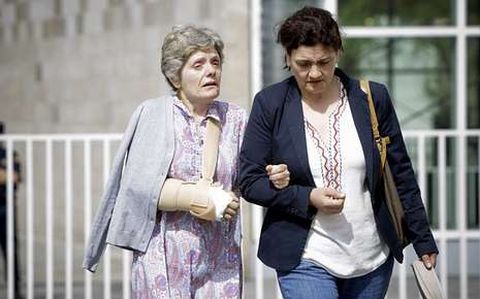 Una herida tambi�n trat� de recuperar la maleta.