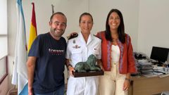 Vidal, Vicens, y Sampedro, en la casa consistorial de Ribeira.