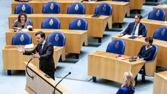 Mark Rutte intervienes la madrugada del viernes, durante la moci�n de reprobaci�n en el Parlamento de los Pa�ses Bajos