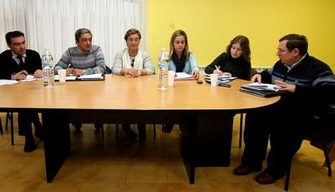 Mar�a Taboada -terceira pola esquerda na imaxe- ocupaba xa a vicepresidencia de Aspadeza.