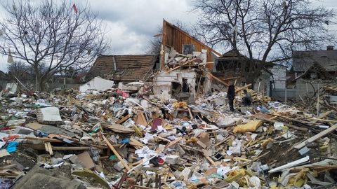 Los ataques rusos destruyeron barrios enteros en Markhalivka