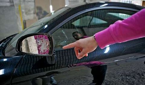 La compa��a se seguros se hace cargo de los da�os del coche.