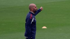 El entrenador del Celta, Claudio Gir�ldez, en un entrenamiento esta pretemporada.