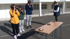 Alumnos del IES S�nchez Cant�n de Pontevedra realizaron la pr�ctica de navegaci�n astron�mica en el patio del instituto